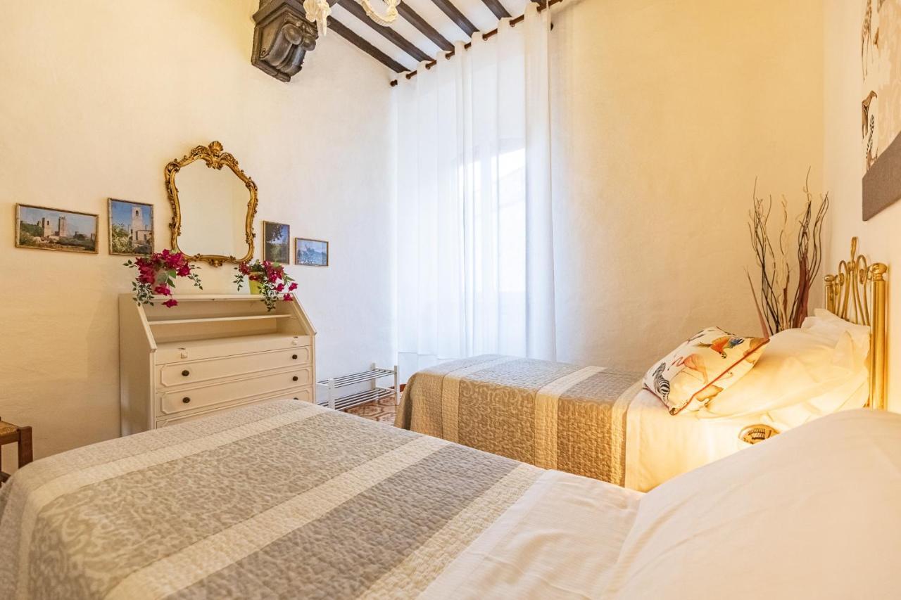 Il Borgo Antico Apartment San Gimignano Bagian luar foto